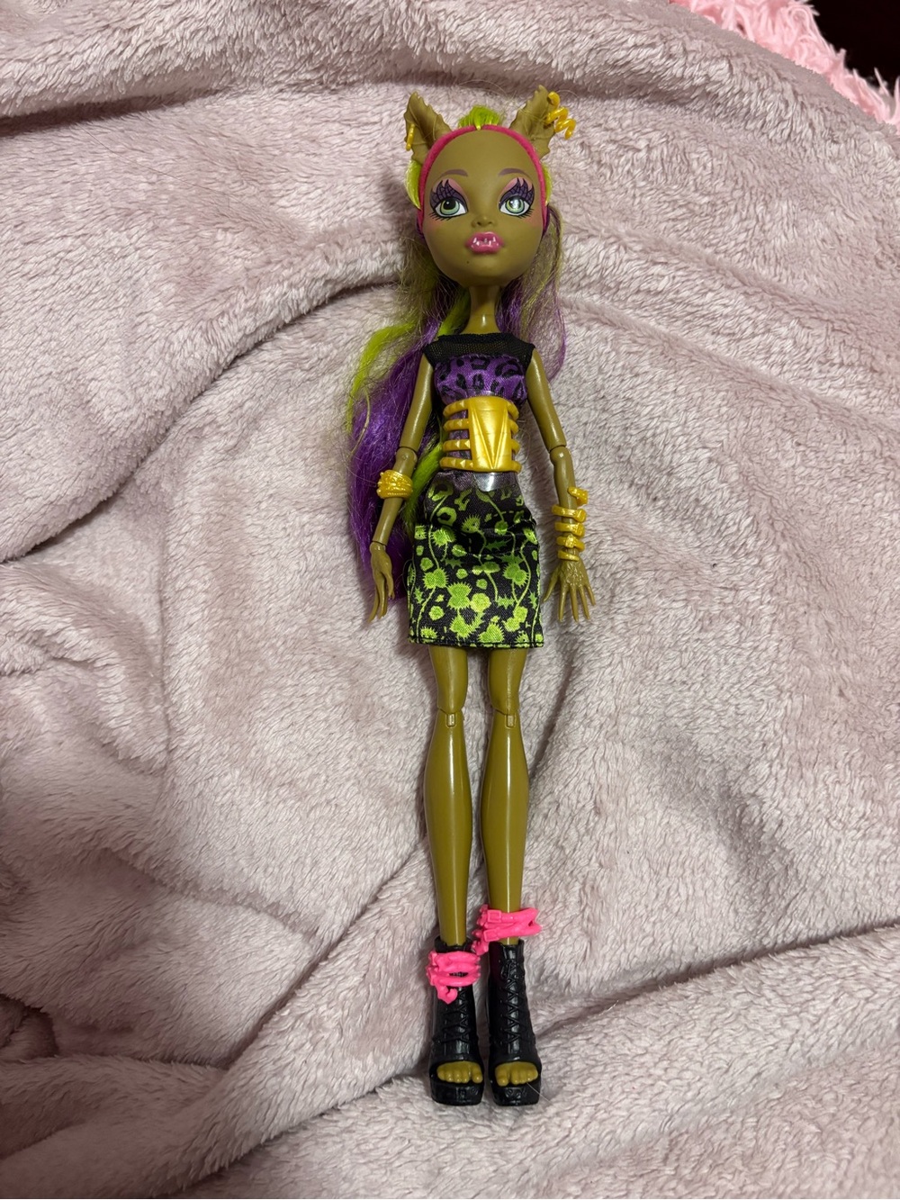 Monster high claw Venus doll